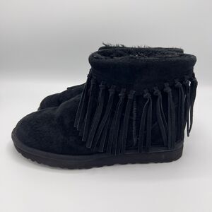 Ugg Wynona Fringe Suede Ankle Boots Booties Size 8 Black Sheepskin